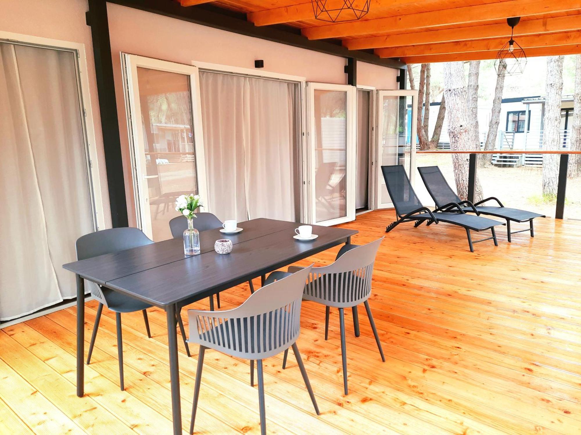 Lux Camp - Mobile Homes In Bi Village 파자나 객실 사진